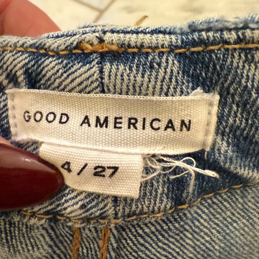 Good American split hem jeans!